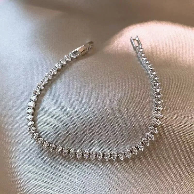 Luxury Roman Crystal Geometric Chain Bracelets for Women Trendy Goth Full Rhinestone Marquise Charm Bracelet Wed Jewelry Gift